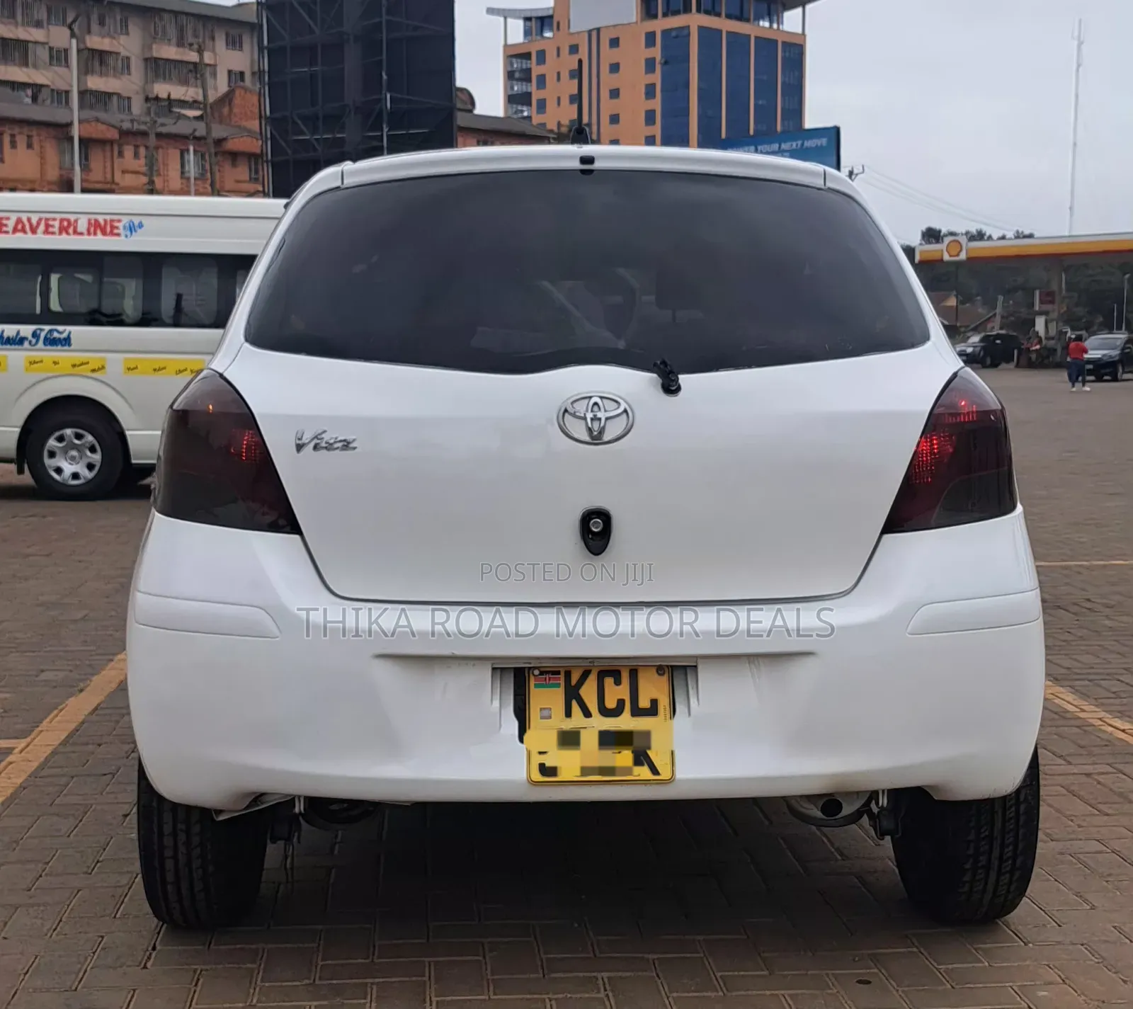 Toyota Vitz 2010 White