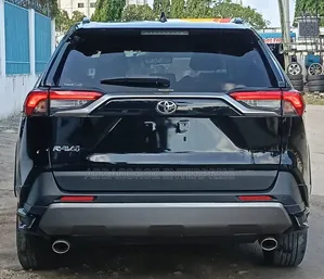 Toyota RAV4 2021 Black