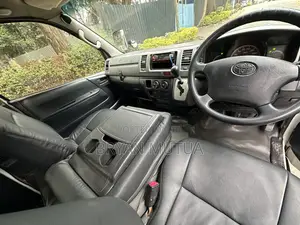 Toyota HiAce 2012 White