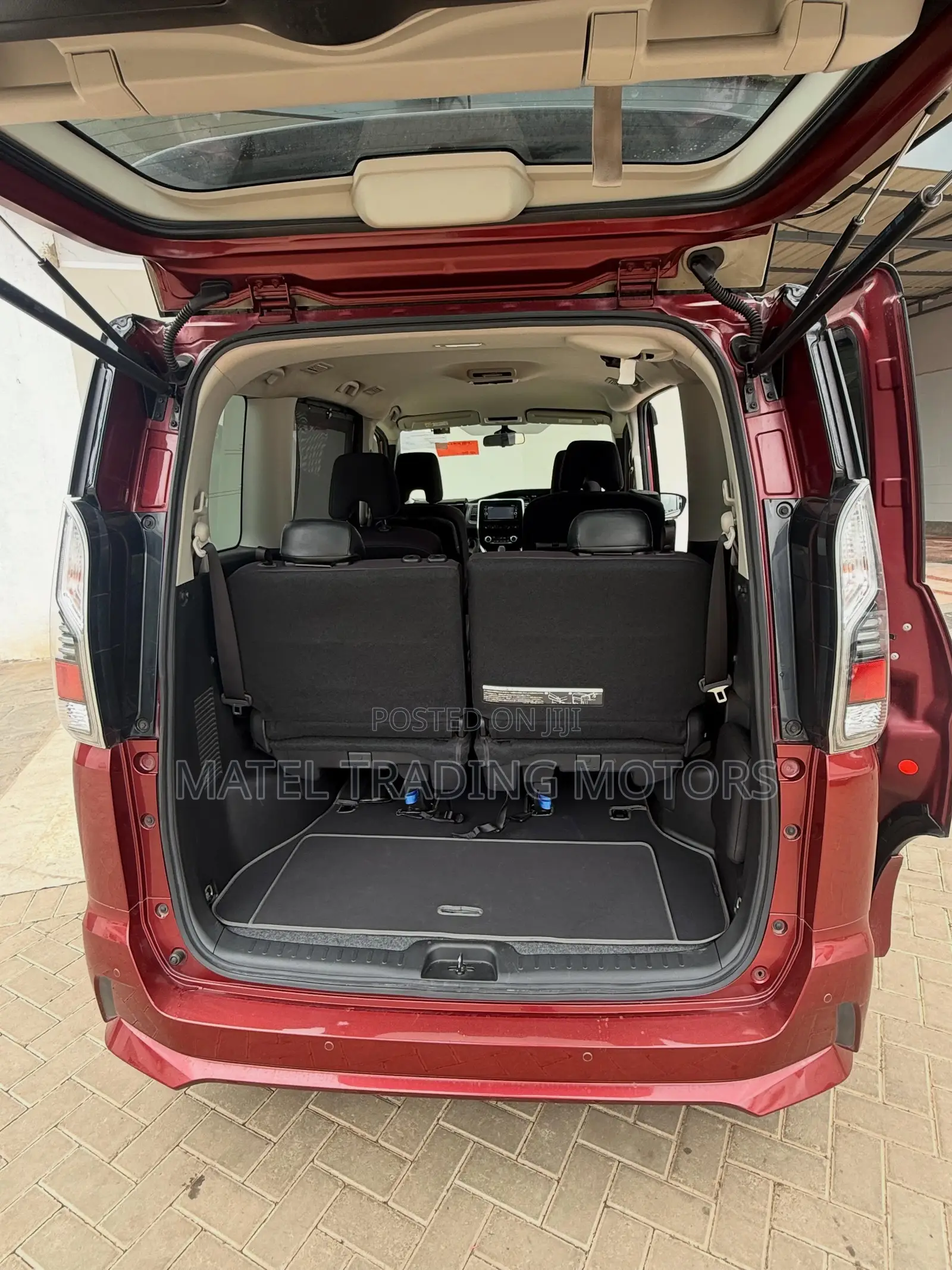Nissan Serena 2019 Maroon