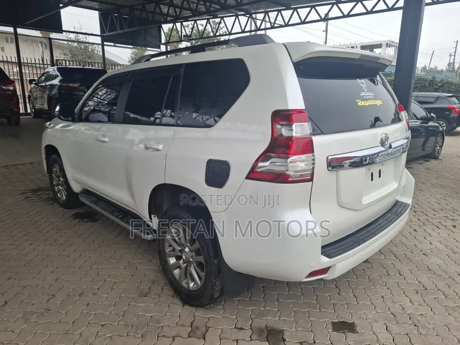 Toyota Land Cruiser Prado 2016 White