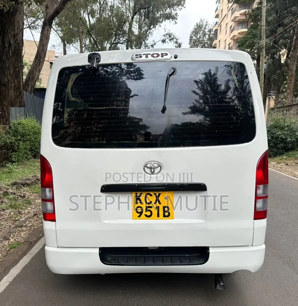 Toyota HiAce 2012 White