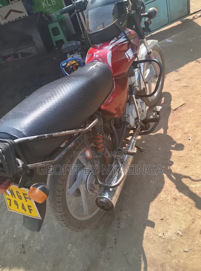 Bajaj Boxer 2023 Red