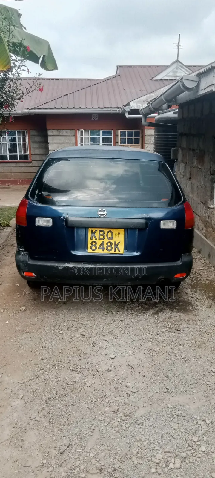 Nissan Advan 2004