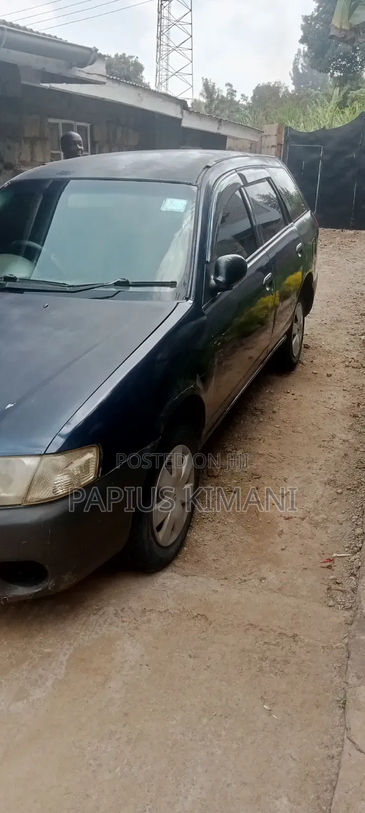 Nissan Advan 2004