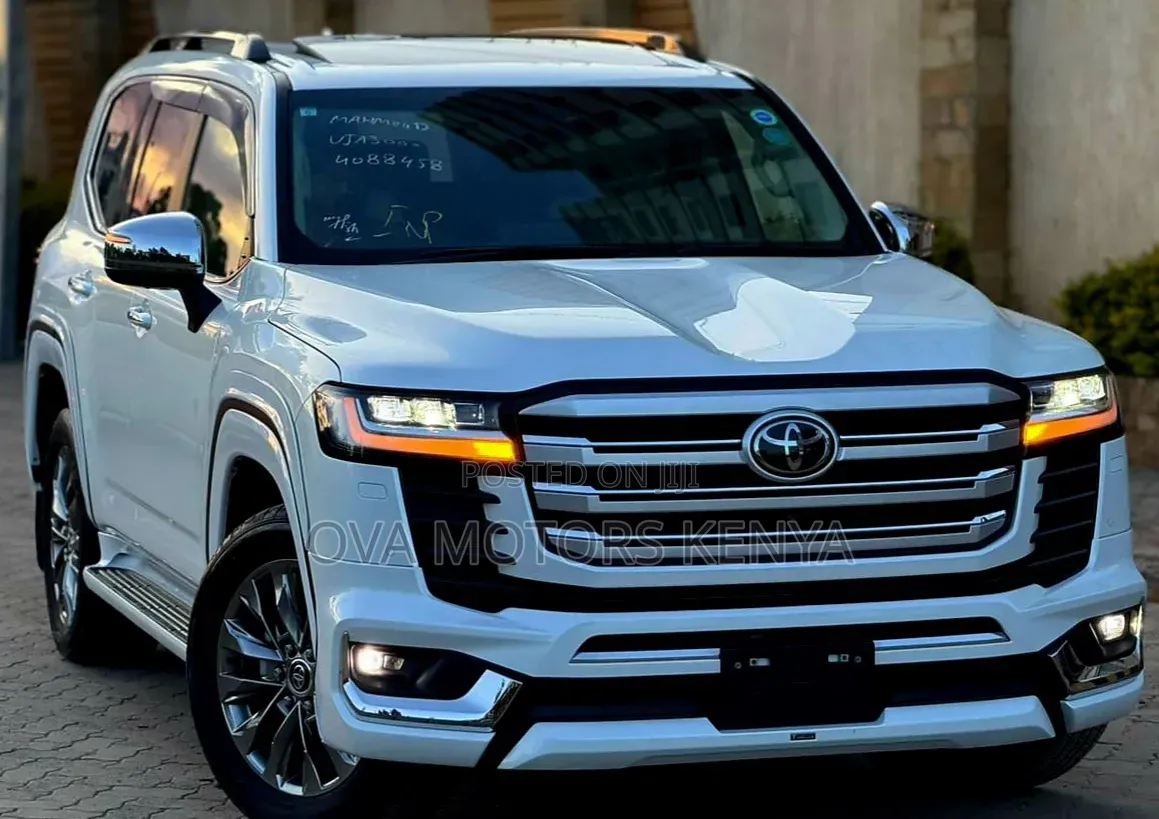 Toyota Land Cruiser 2023 White