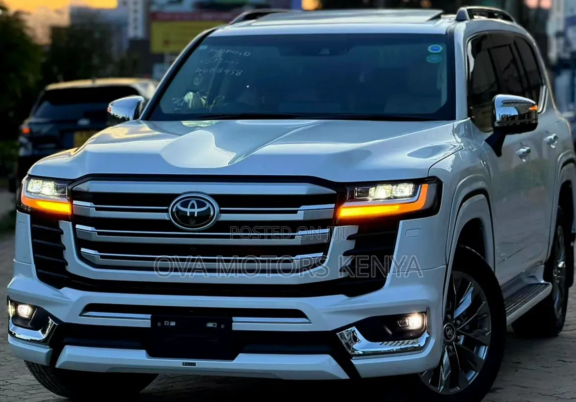Toyota Land Cruiser 2023 White