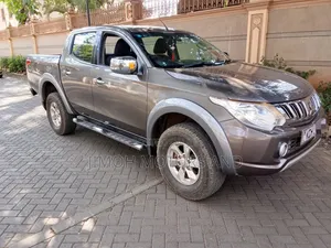 Mitsubishi L200 2016 Gray