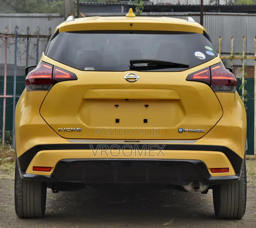 Nissan Kicks S 2018 Yellow