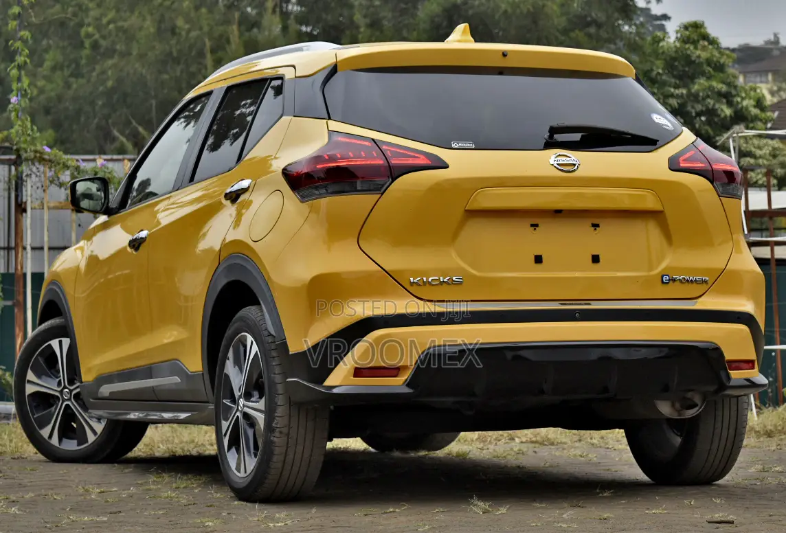 Nissan Kicks S 2018 Yellow