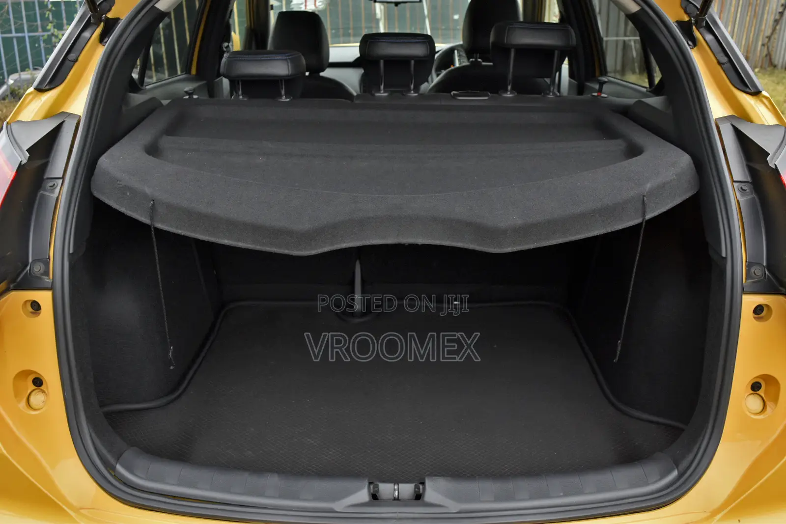 Nissan Kicks S 2018 Yellow