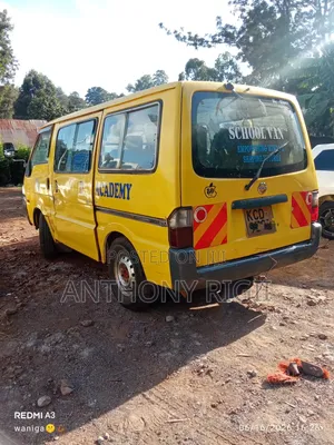 Nissan Vanette 2009 Yellow