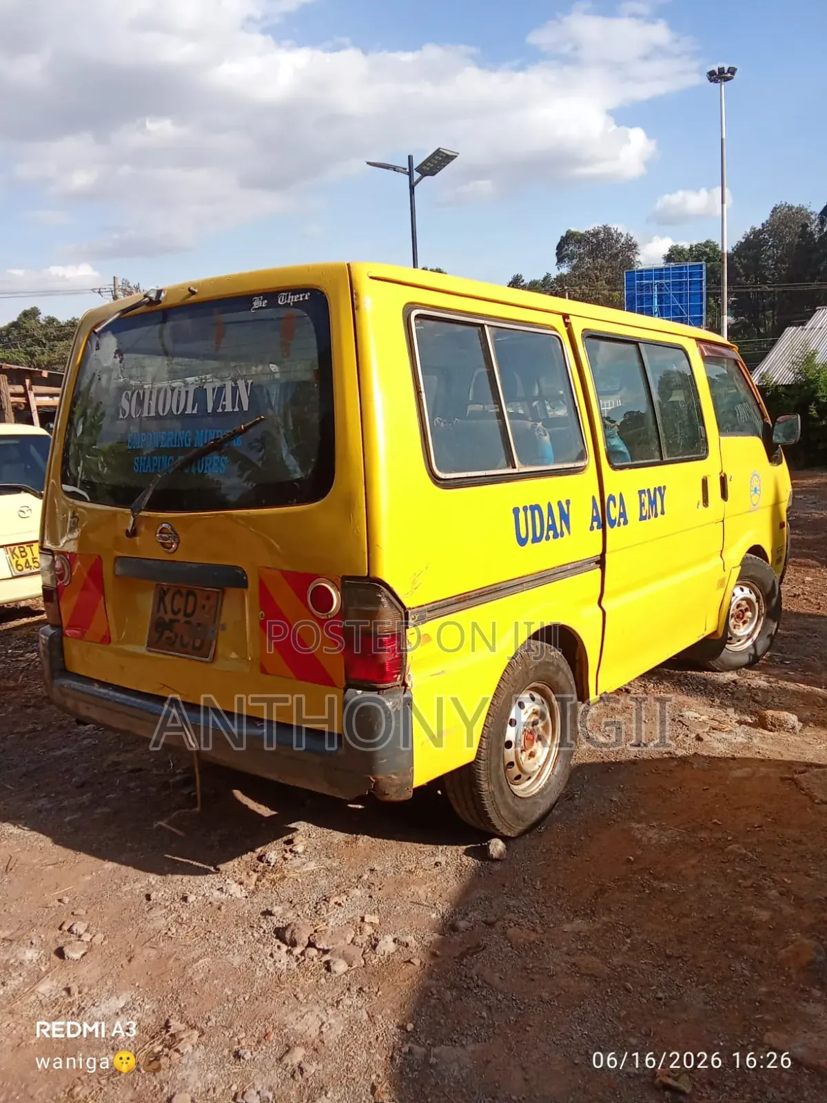 Nissan Vanette 2009 Yellow