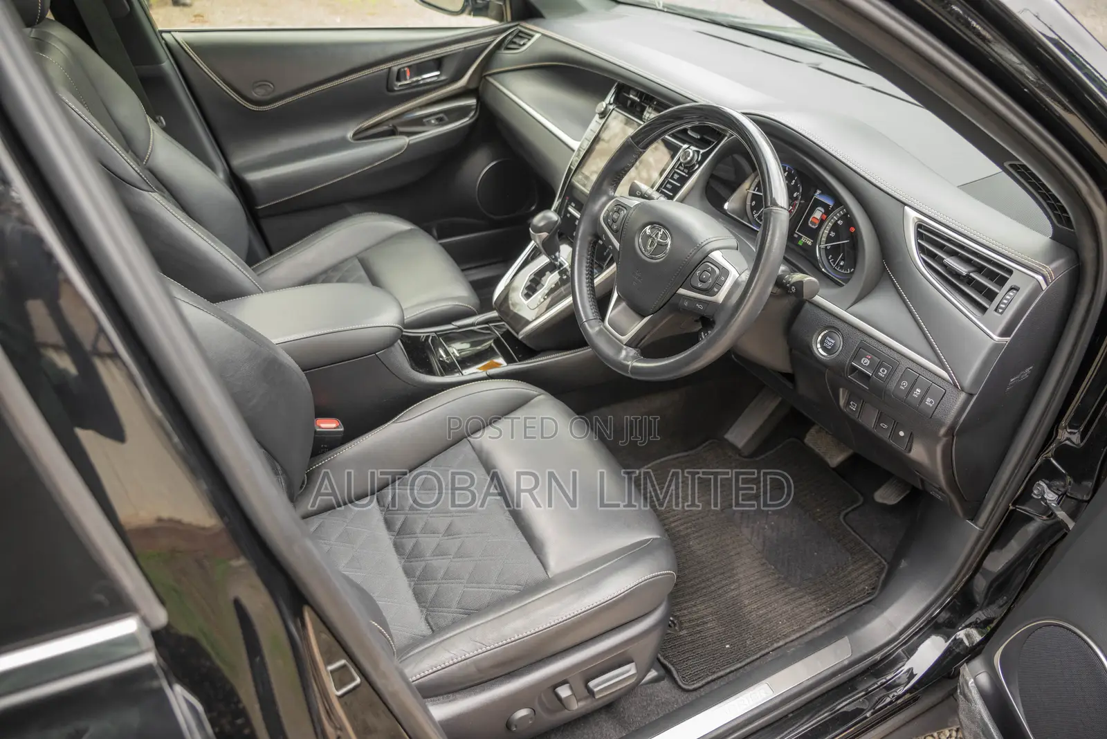 Toyota Harrier 2.0 2018 Black