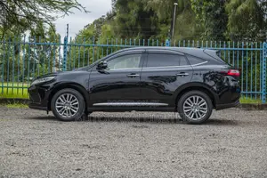 Toyota Harrier 2.0 2018 Black