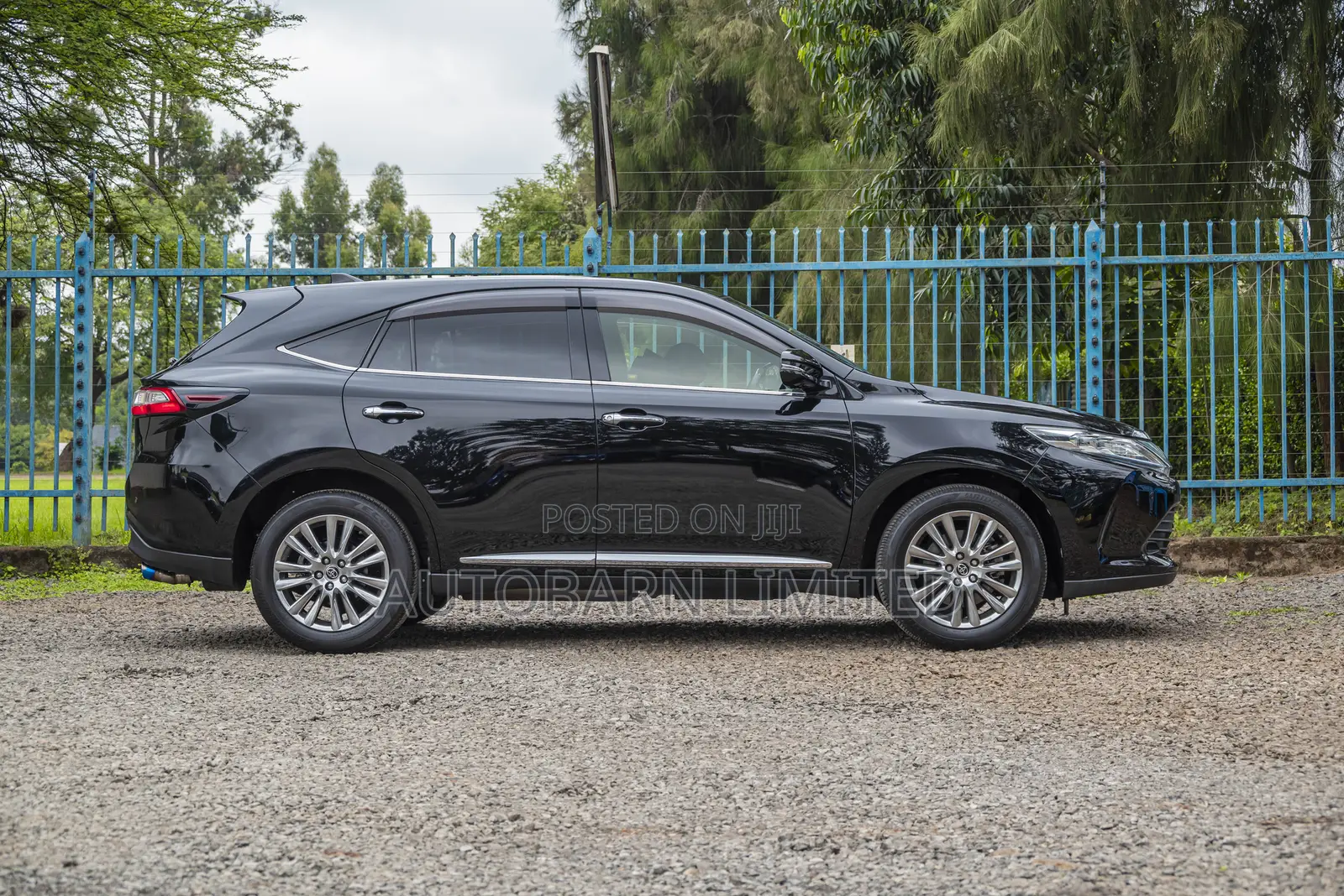 Toyota Harrier 2.0 2018 Black