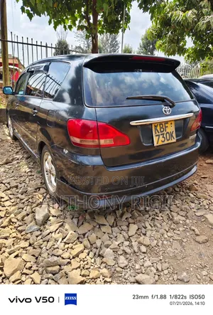 Toyota Ipsum 2003 Blue