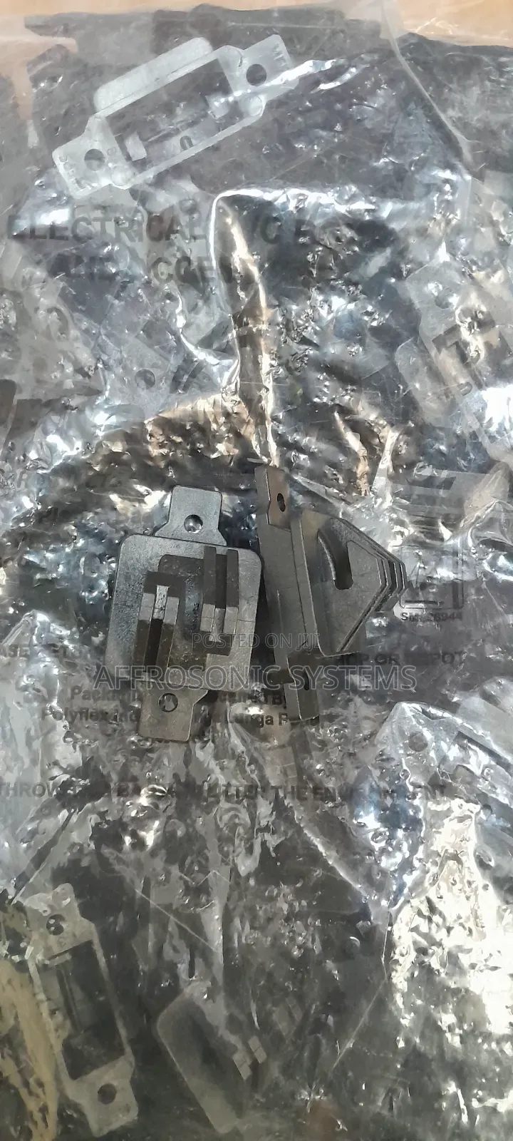Uv W Type Electric Fence Insulator (Packet)