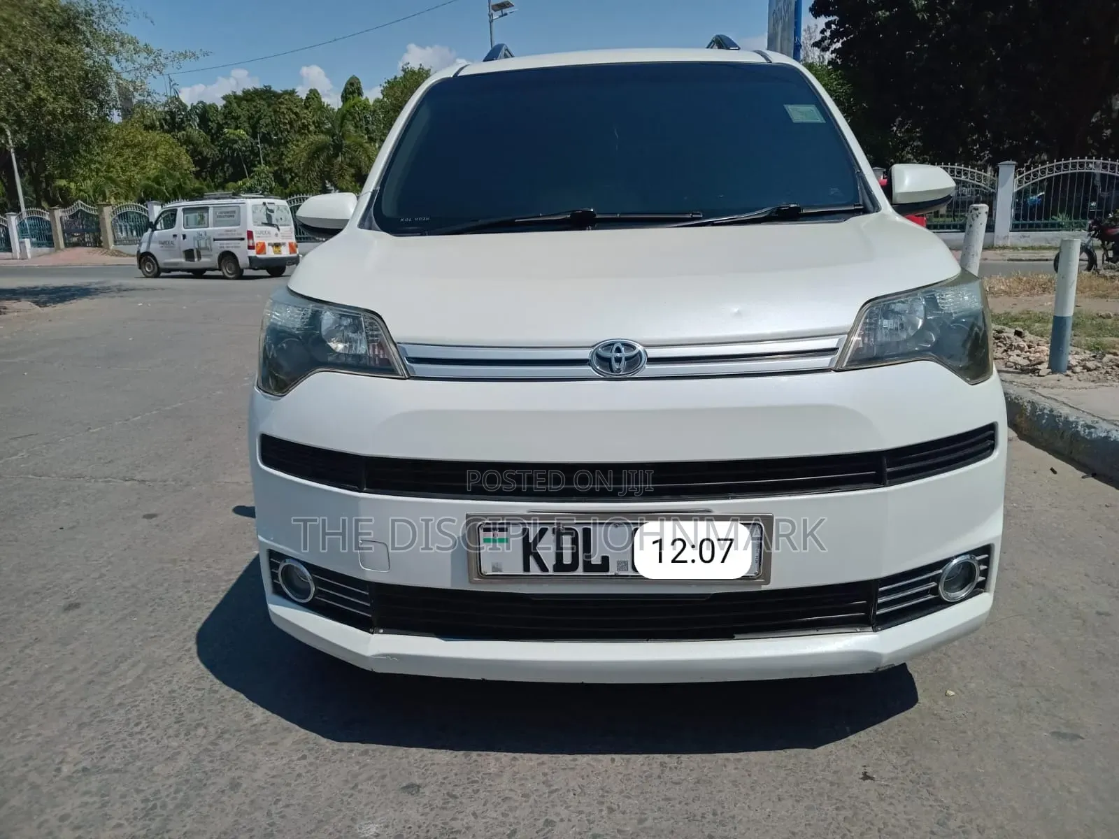 Toyota Spade 2016 White
