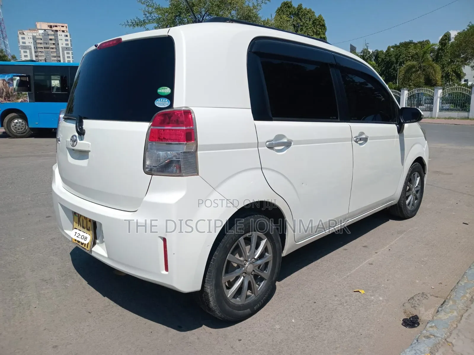 Toyota Spade 2016 White