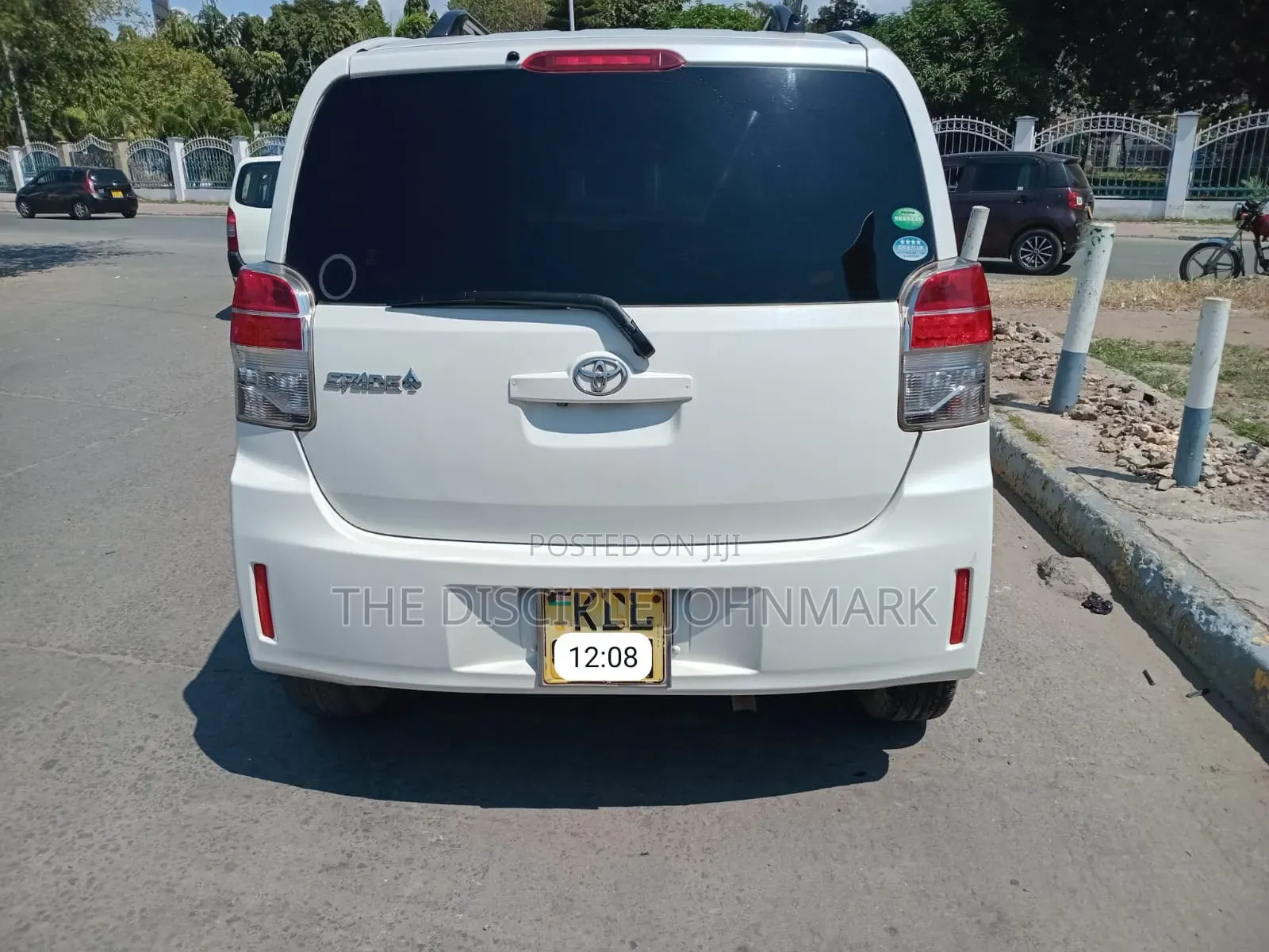 Toyota Spade 2016 White