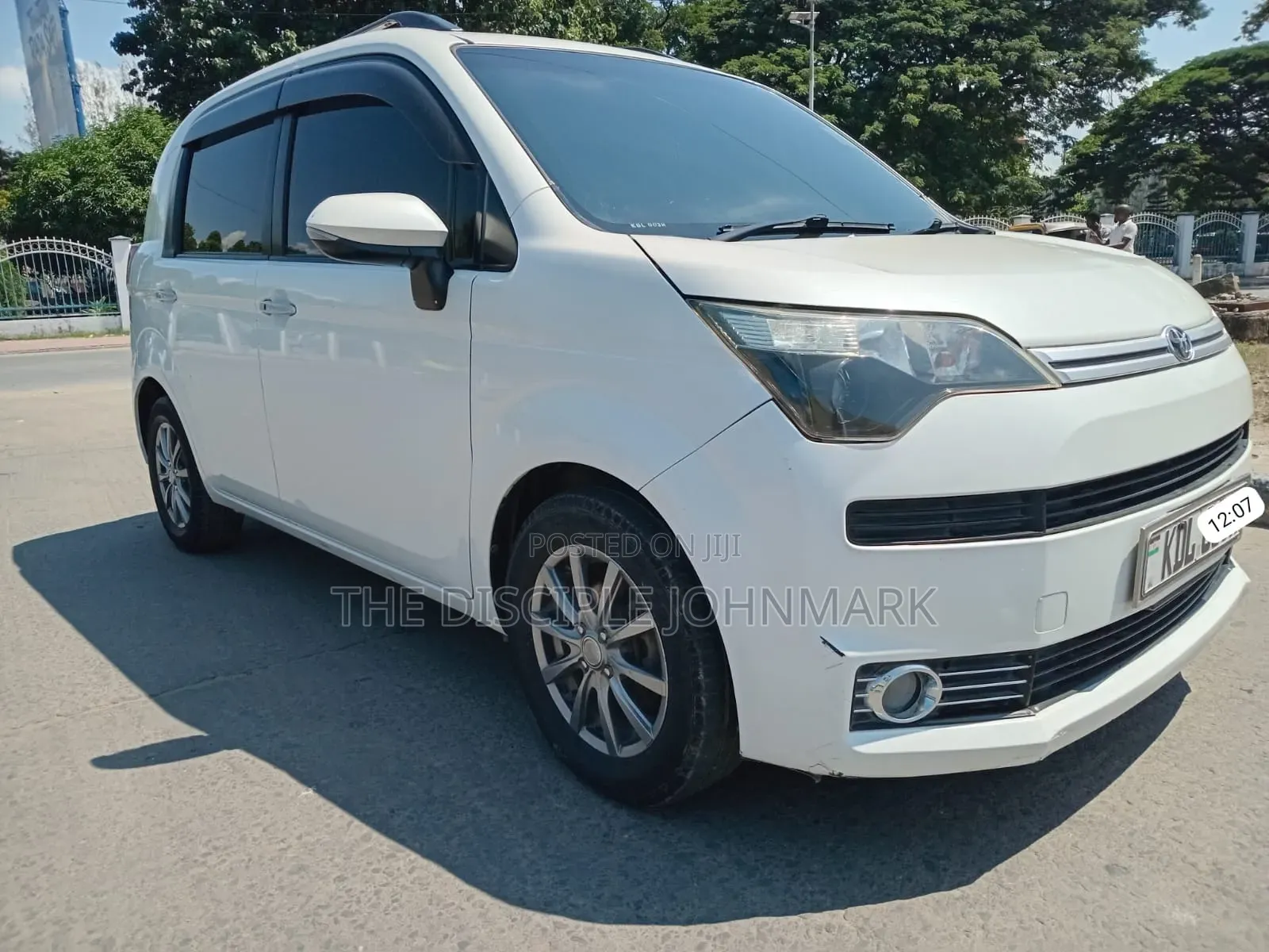 Toyota Spade 2016 White