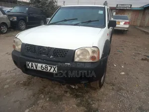Nissan Hardbody 2012 White