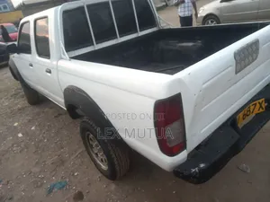 Nissan Hardbody 2012 White