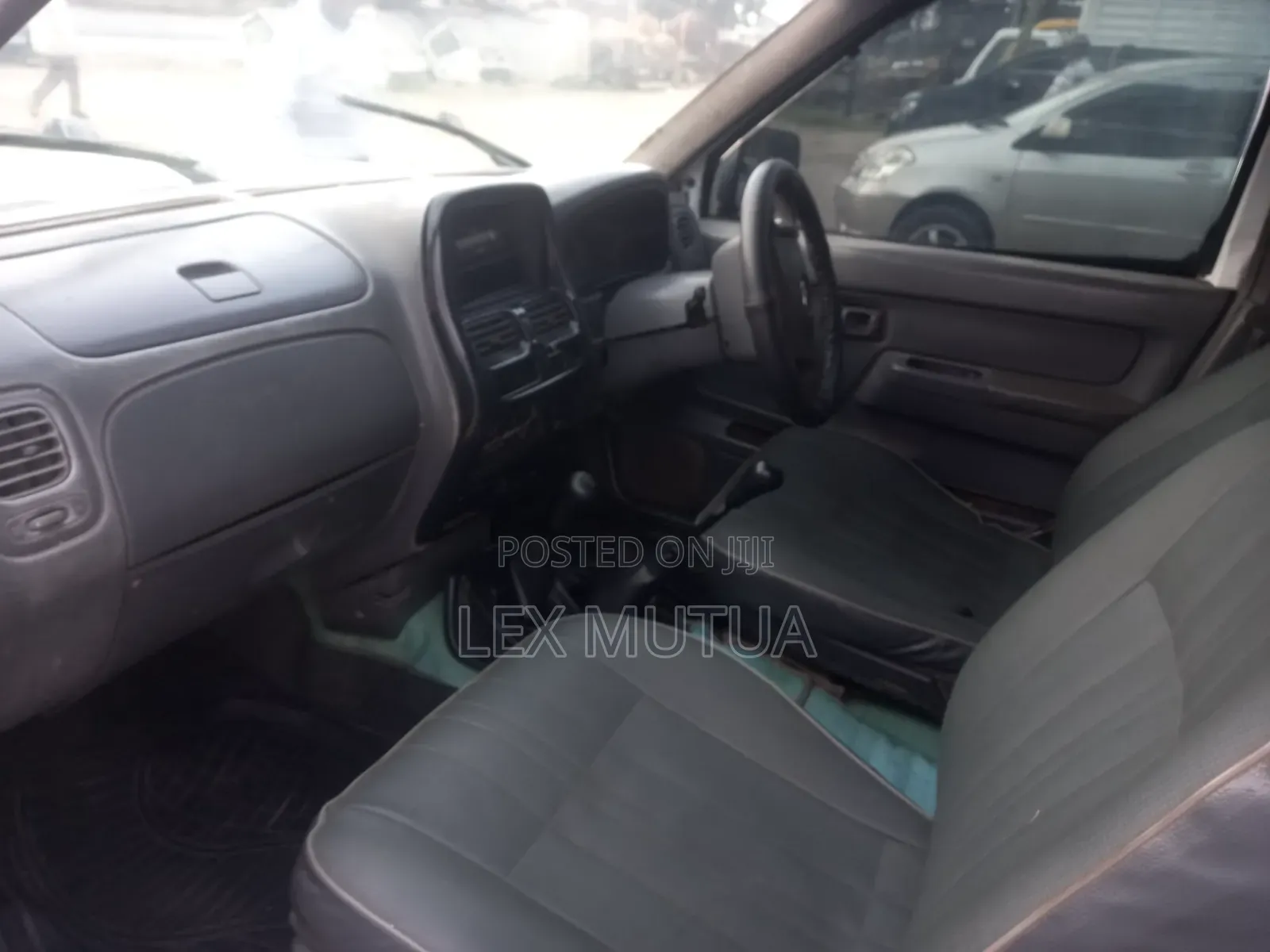 Nissan Hardbody 2012 White