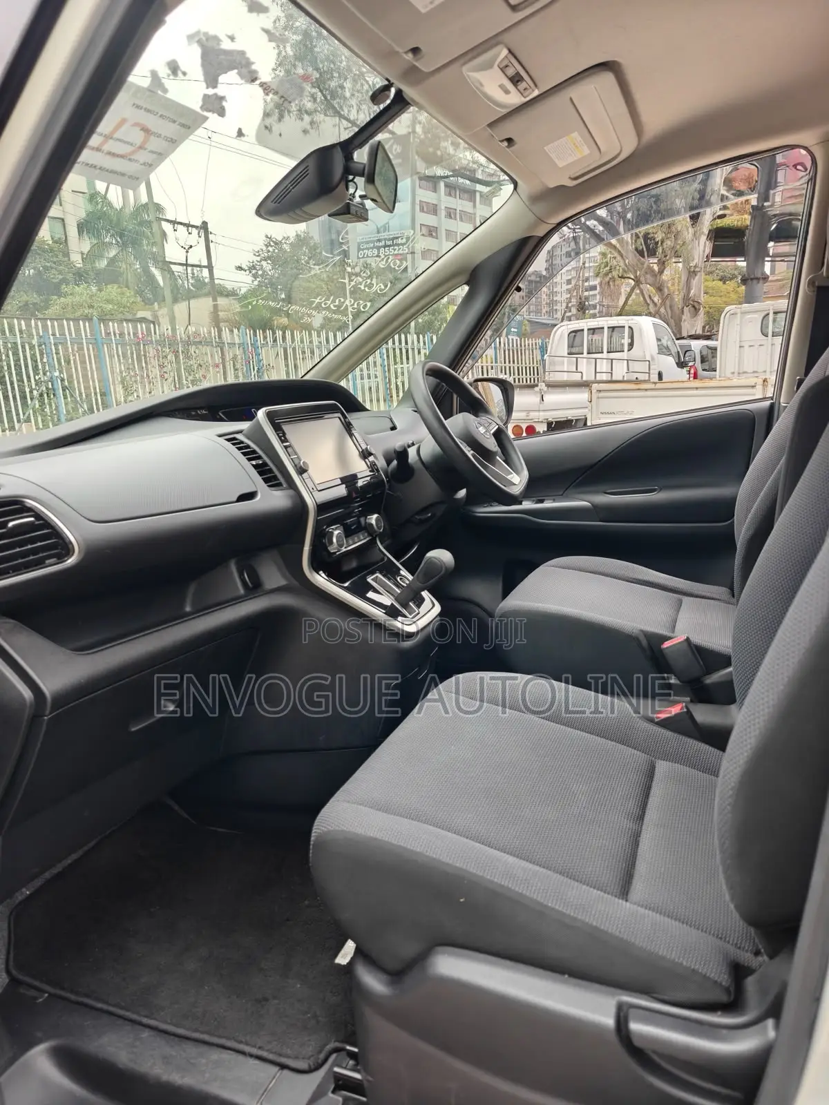 Nissan Serena 2019 Silver