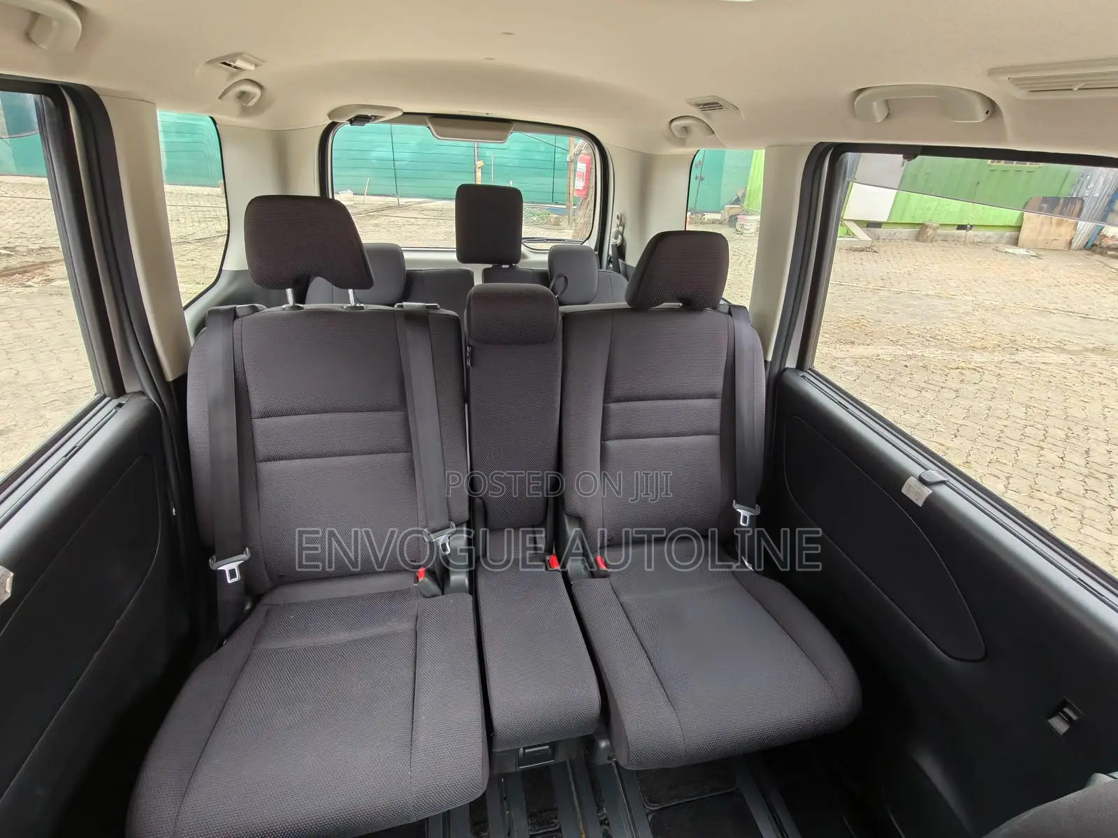 Nissan Serena 2019 Silver
