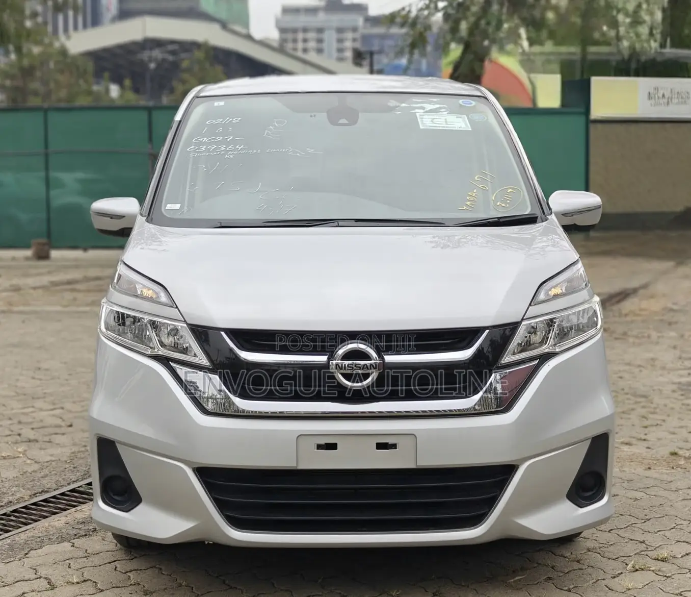 Nissan Serena 2019 Silver