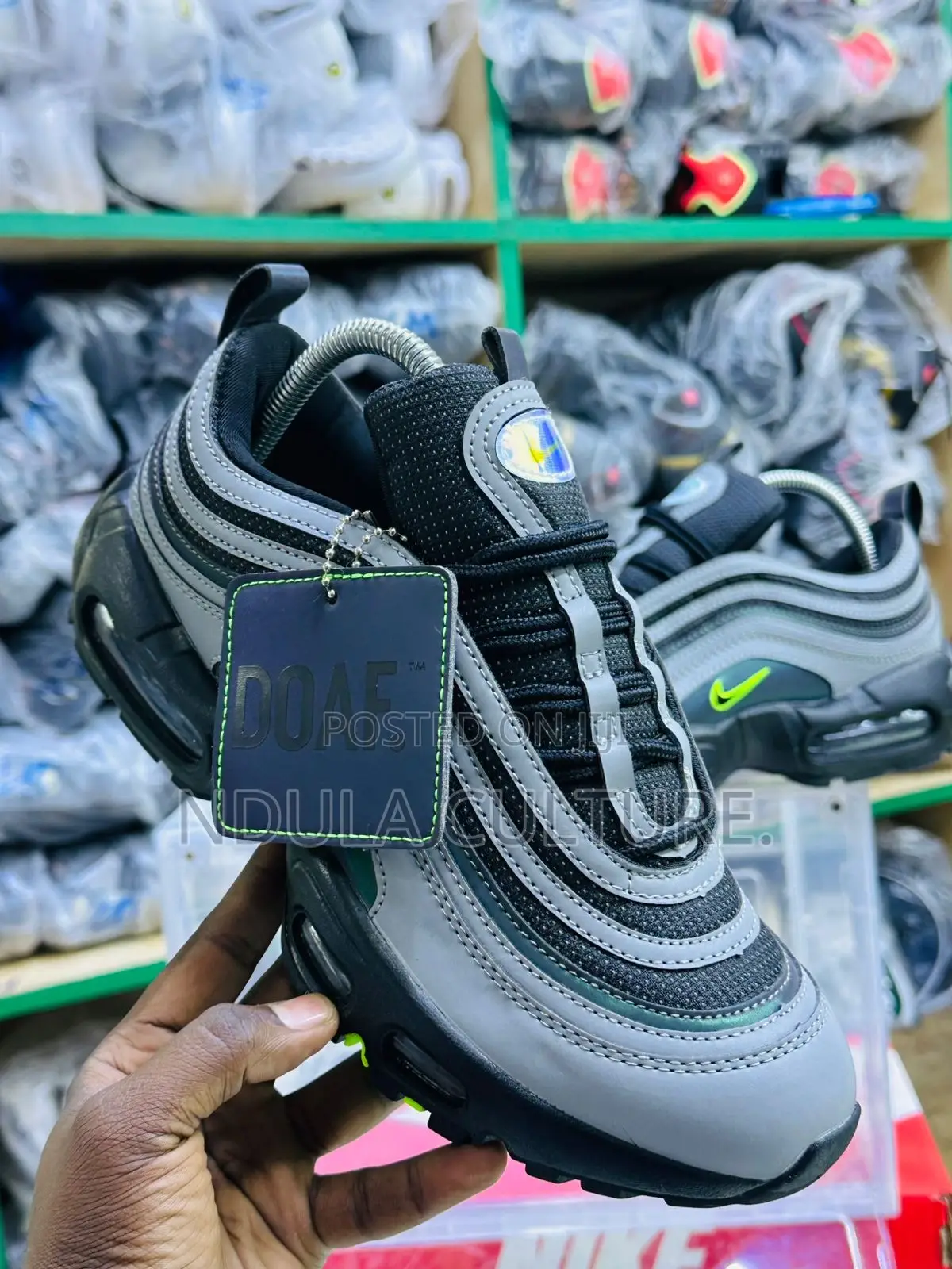 Airmax 96/97 Lightning “Duck of a Feather”