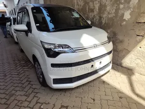 Toyota Spade 2019 White