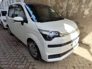 Toyota Spade 2019 White