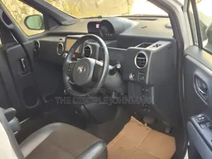 Toyota Spade 2019 White