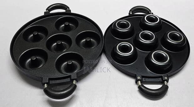 High-Quality Die-Cast Non-Stick 7-Slot Donut Pan – Pm