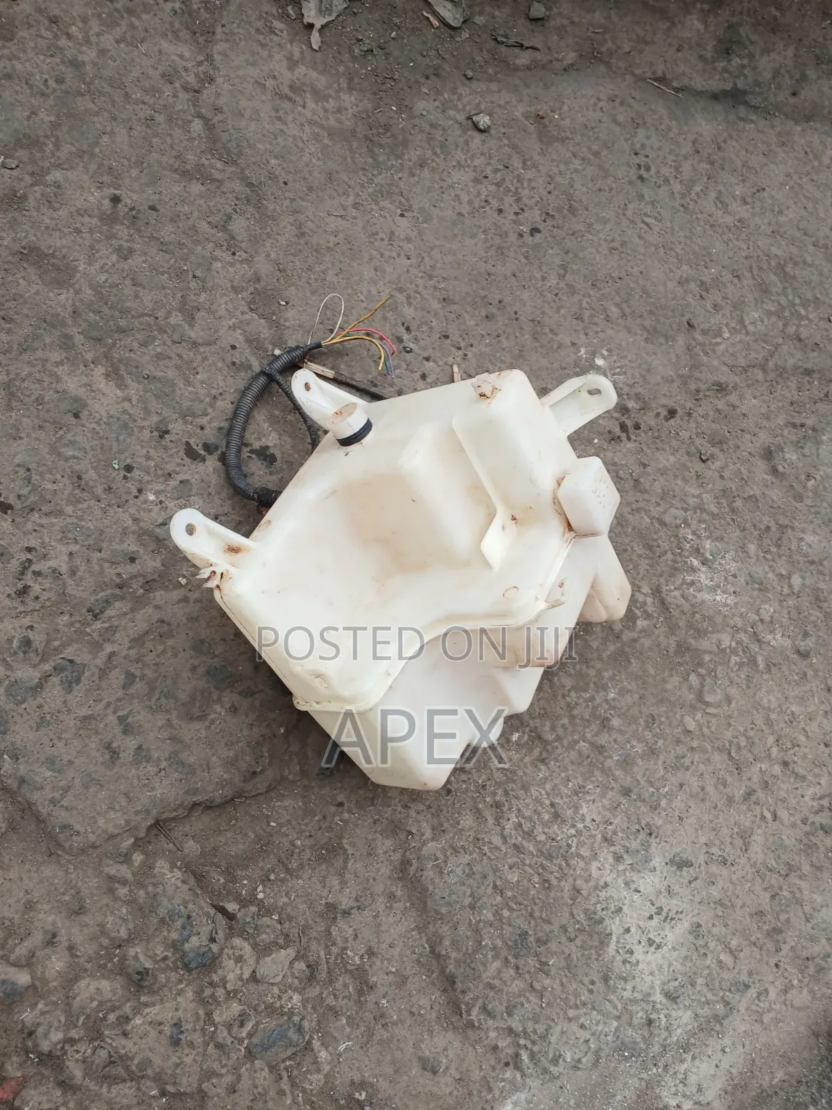 Washer Bottle Toyota Harrier 240