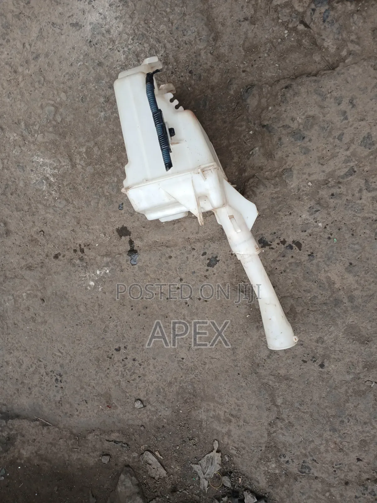 Washer Tank Toyota Wish 2010