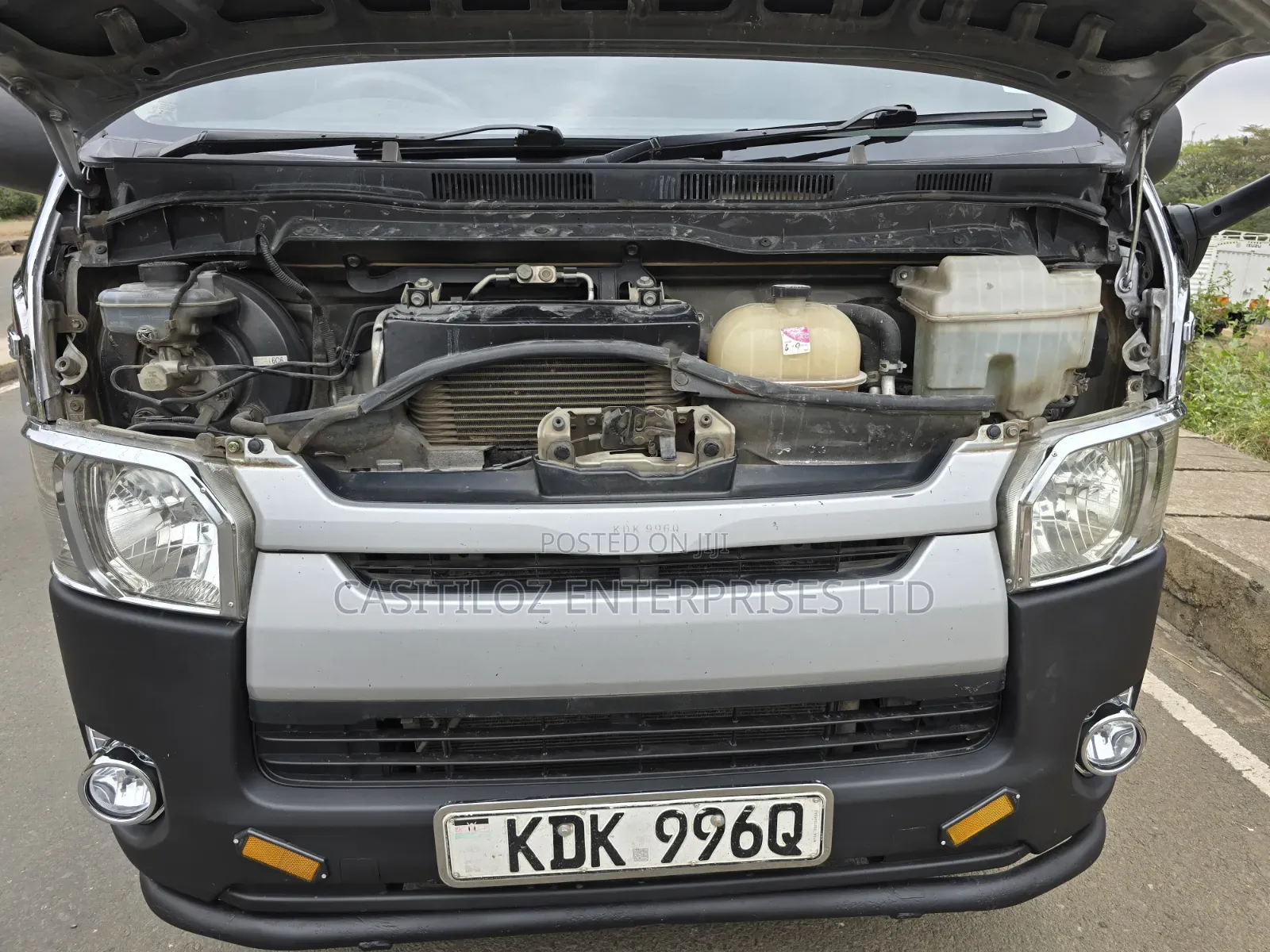 Toyota HiAce 2015 Silver
