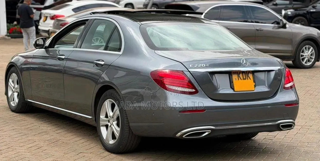 Mercedes-Benz E220 2016 Gray