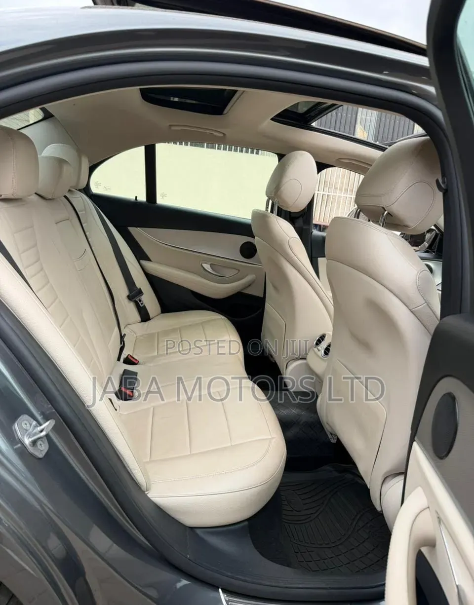 Mercedes-Benz E220 2016 Gray