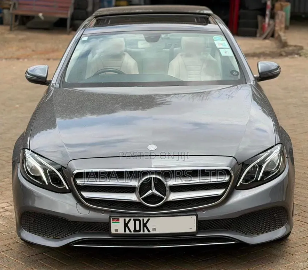 Mercedes-Benz E220 2016 Gray