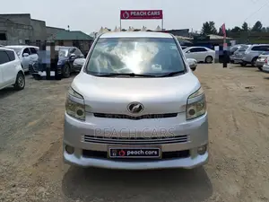 Toyota Voxy 2009 Silver