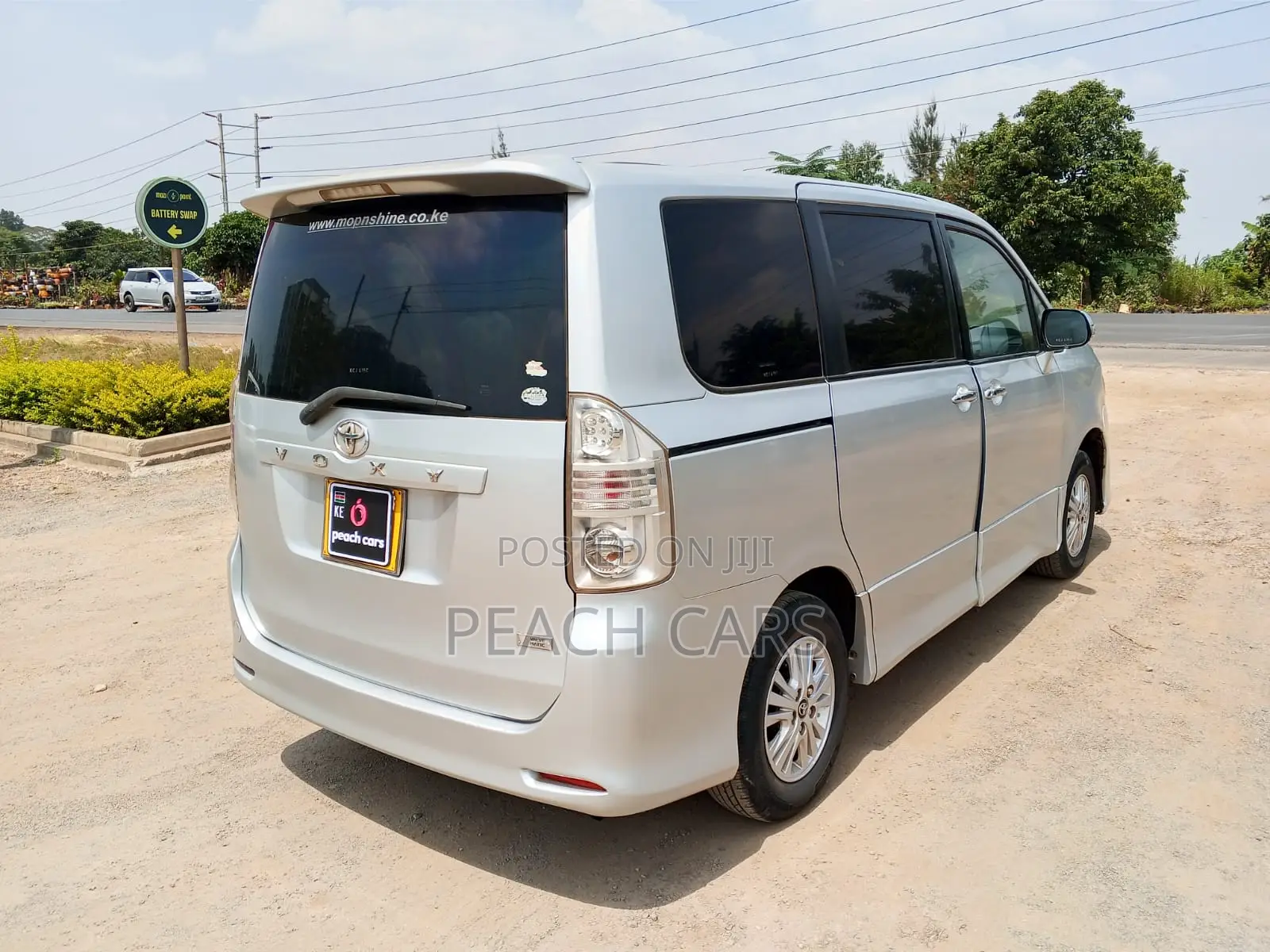 Toyota Voxy 2009 Silver