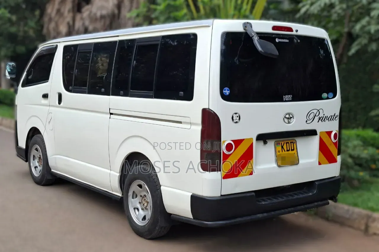 Toyota HiAce 2014 White