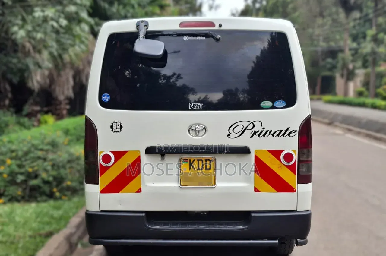 Toyota HiAce 2014 White