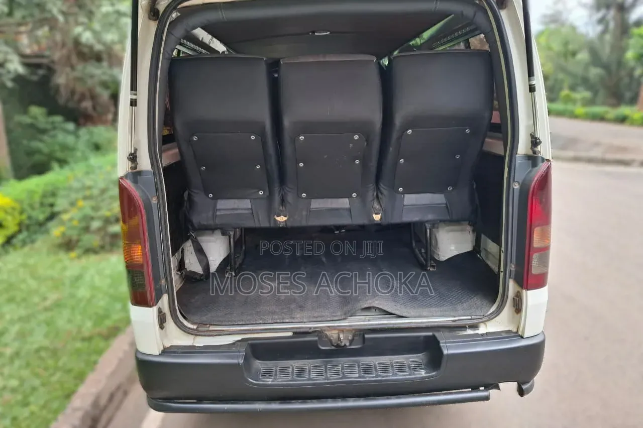 Toyota HiAce 2014 White