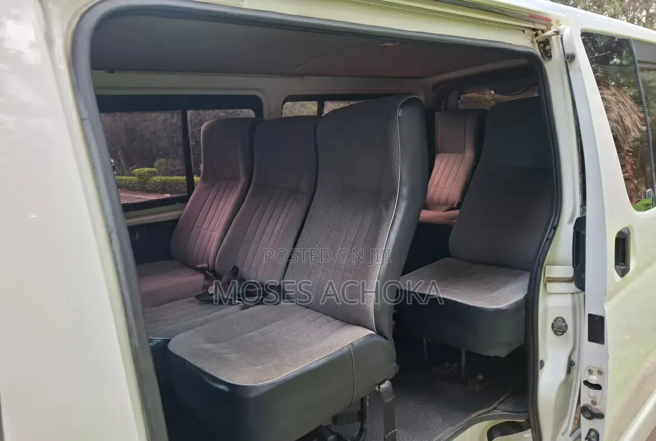 Toyota HiAce 2014 White