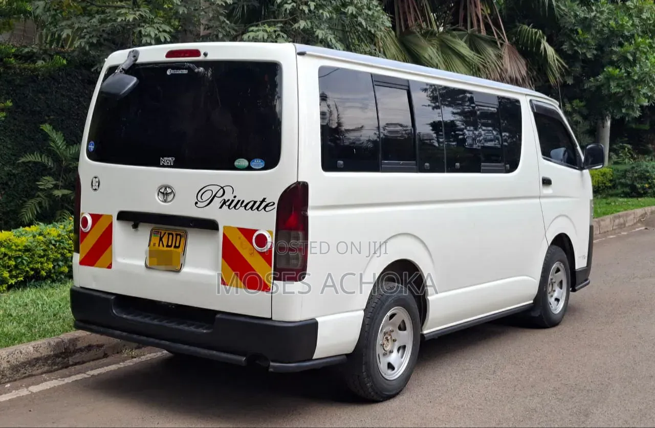 Toyota HiAce 2014 White